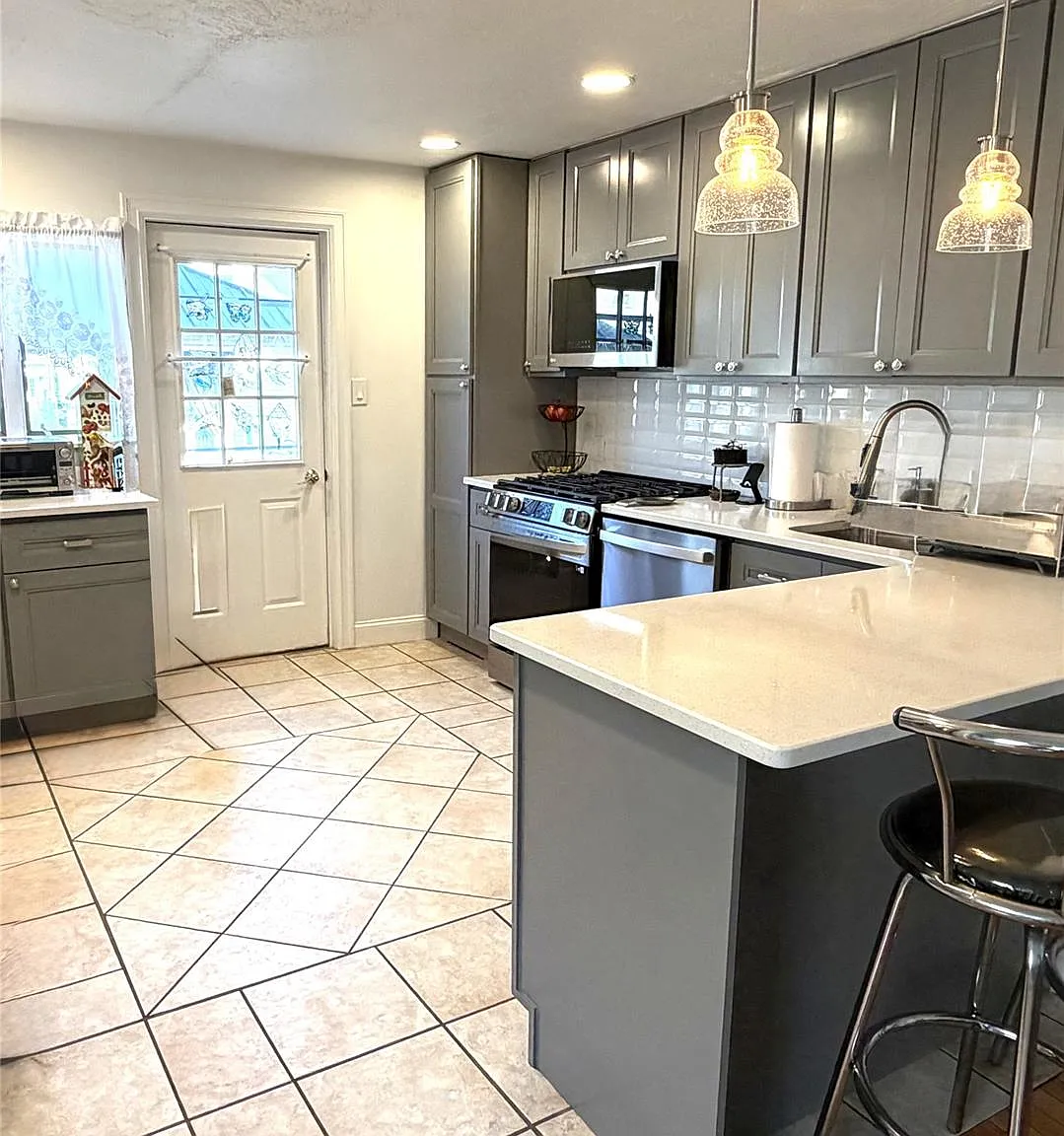 2 bed, 1.5 bath, 1400 sqft, $3,900 — Photo 4