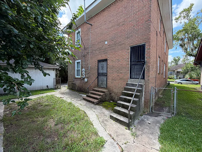 1006 E 40th St #A — Photo 17