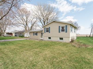6775 S Sarah Ave, Rochelle, IL 61068