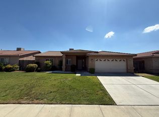 5023 Mar Grande Dr, Bakersfield, CA 93307
