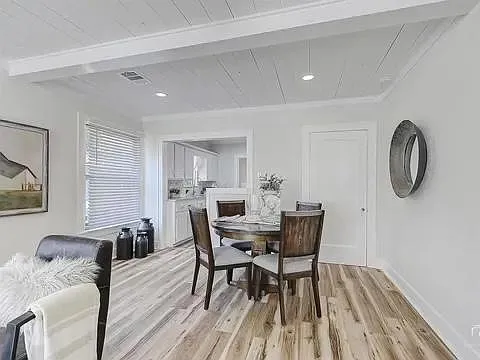 131 E Hull St — Photo 3