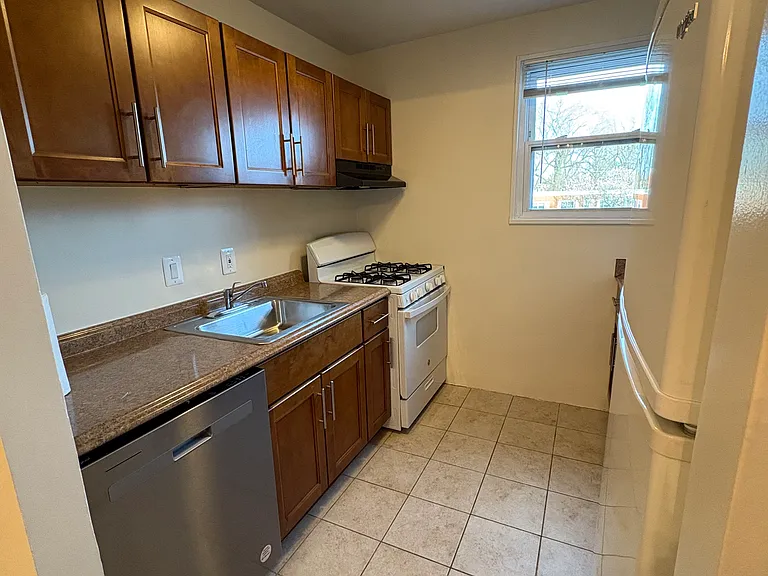3823 Hamilton St #204 — Photo 1