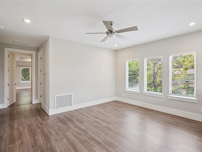 200 E Grant St — Photo 12