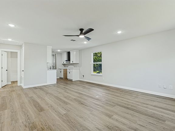 3rd image of 4603 Spring Garden St