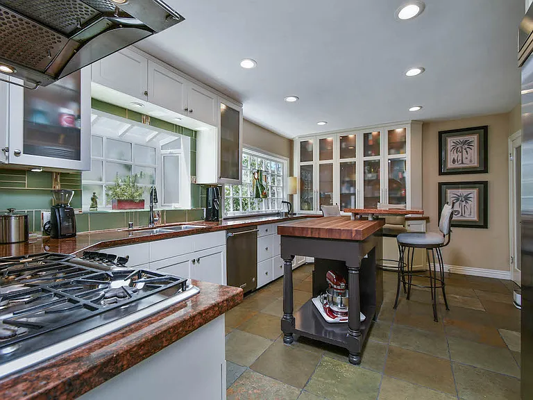 5820 Mammoth Ave — Photo 13
