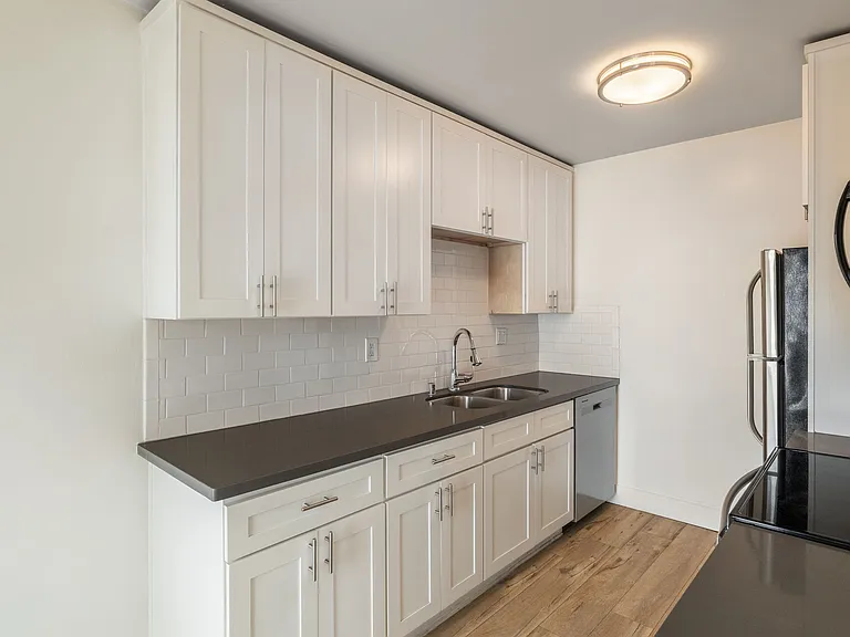 431 Indiana Street — Photo 3