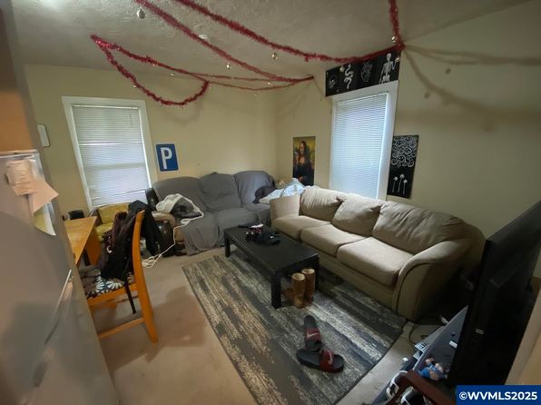 salem-oregon-80487815 picture