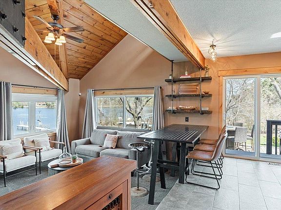2nd image of 4558 Villa View Dr