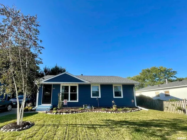 2112 W 54th St, Davenport, IA 52806