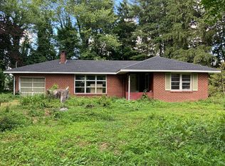 3883 E Hopewell Rd, Center Valley, PA 18034