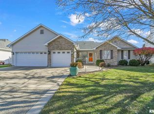 2300 Redlands Dr, Springfield, IL 62711