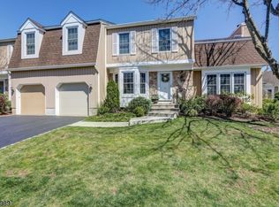 17 Bradford Ln, Basking Ridge, NJ 07920