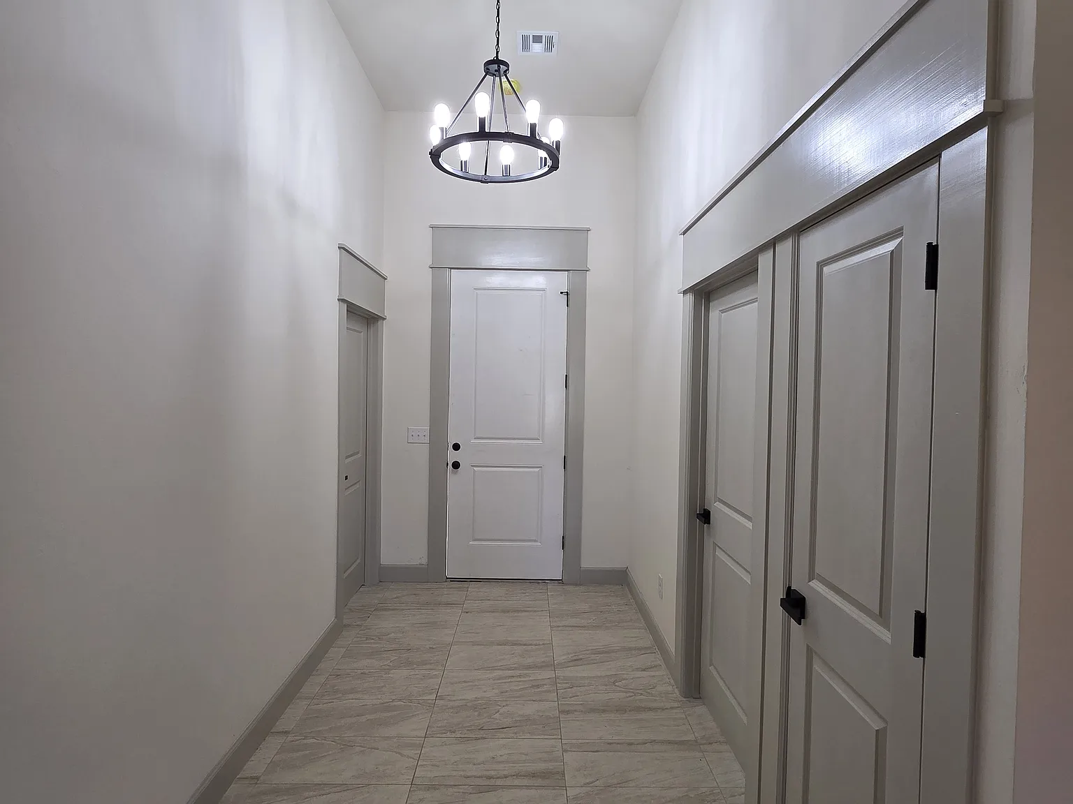 4 bed, 2200 sqft, $2,595 — Photo 3