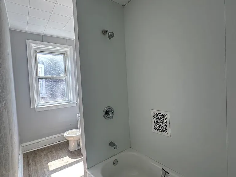 405 Colwyn Ave — Photo 14