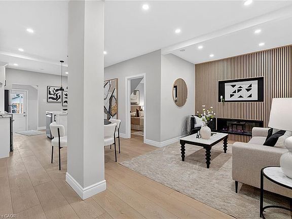 5th image of 201 Grosvenor Ave N