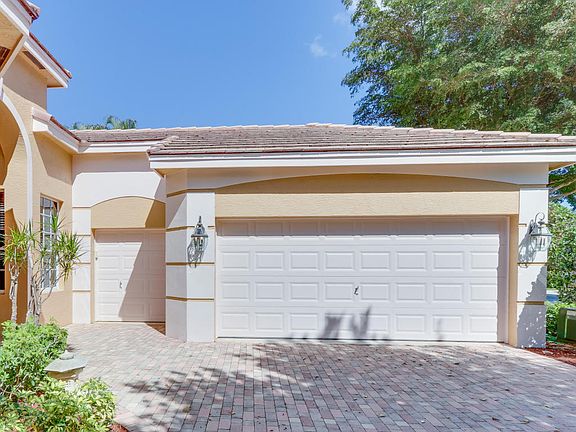 5th image of 4211 Imperial Isle Dr