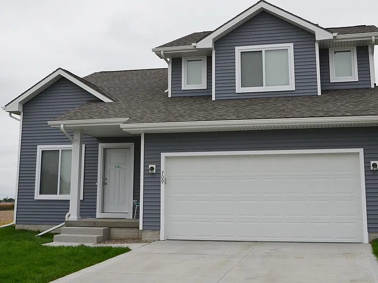 709 37th St SW — Photo 22