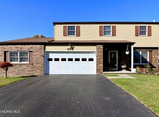 554 Bruns Dr, Rossford, OH 43460