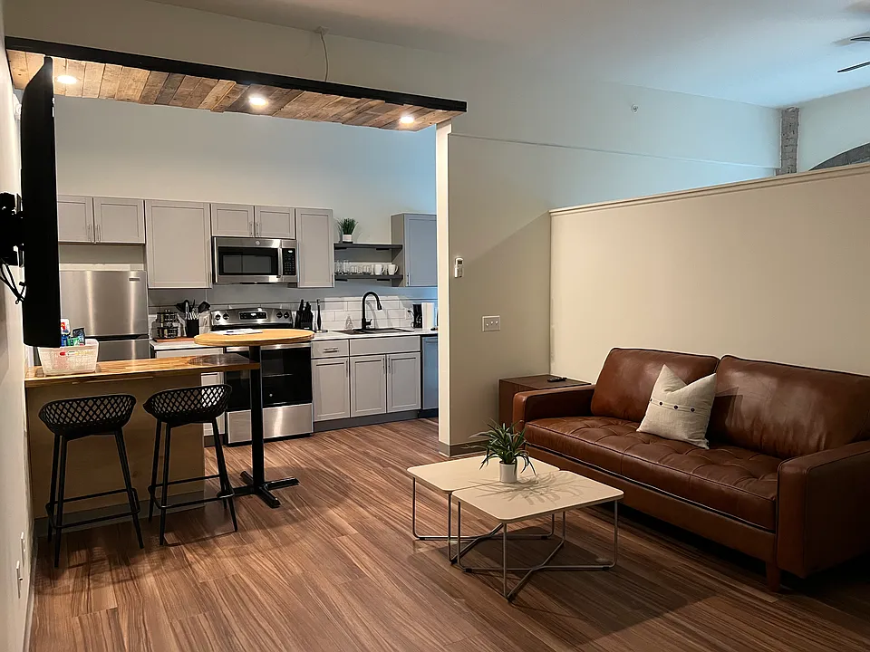 303 Congress Ave #1