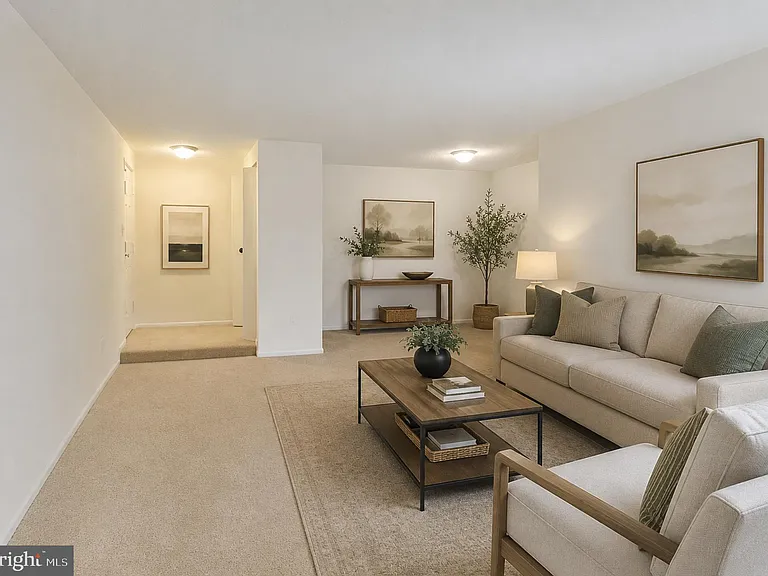 10204 Bushman Dr #324 — Photo 2