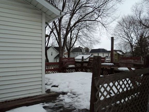 2nd image of 801 Elm St