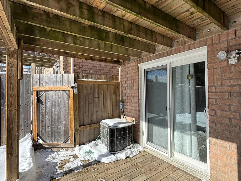 107 Bean Cres — Photo 2