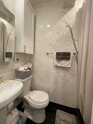 Rented by Douglas Elliman | media 23