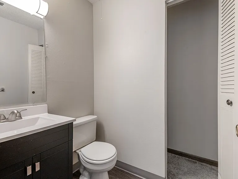 Lantern Square Apartments Spacious 1, 2 & 3 Bedrooms — Photo 49