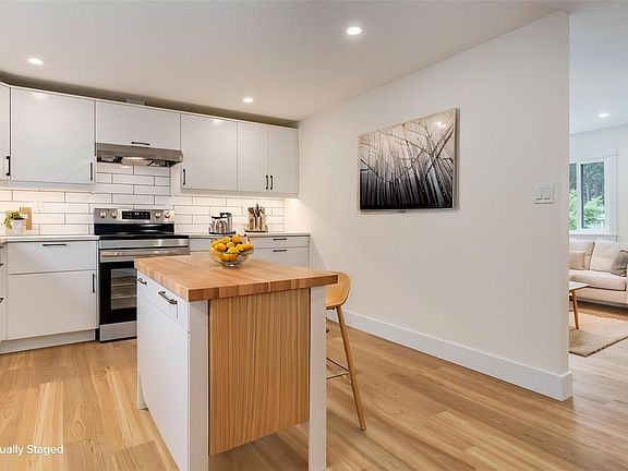 3rd image of 3560 Hallberg Rd #53