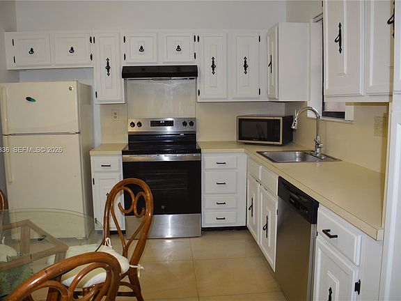 5th image of 461 Ives Dairy Rd APT 404-2