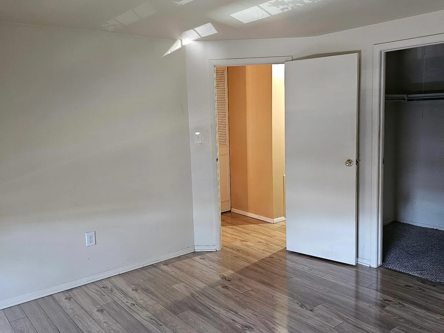 3 bed, 1300 sqft, $2,300 — Photo 4