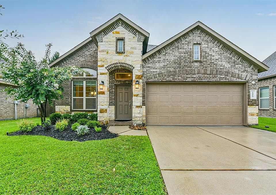 1st image of 2423 Garden Falls Dr