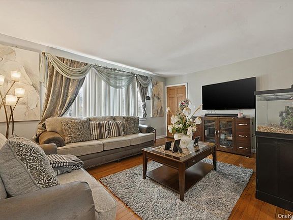 4th image of 13514 220th Street
