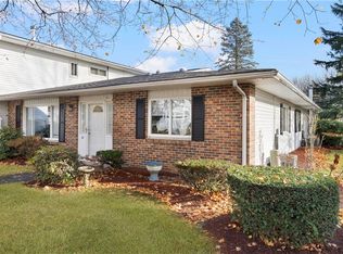 82 Fox Ridge Cres, Warwick, RI 02886