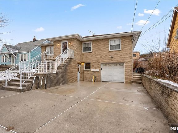 3rd image of 325 Westervelt Pl