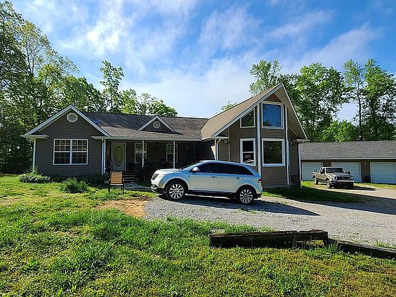 2nd image of 1556 E Highway 2792