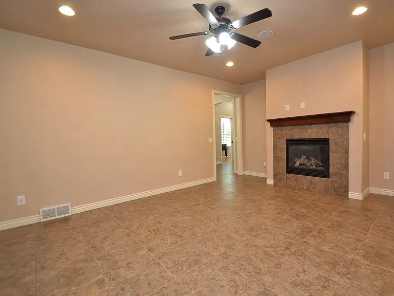 10741 S Weiss Dr — Photo 15