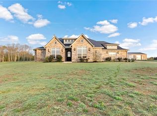 5025 Angel Ln, Bryan, TX 77808