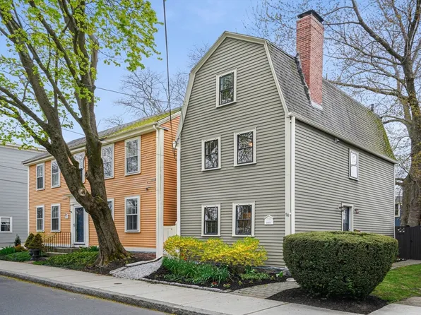 58 Derby St, Salem, MA 01970