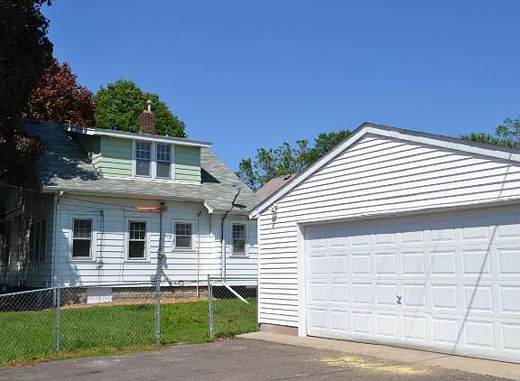 2nd image of 1798 Sherwood Ave
