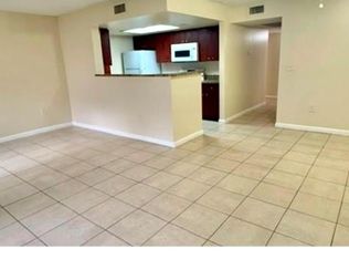 8335 Coral Lake Mnr, Pompano Beach, FL 33065