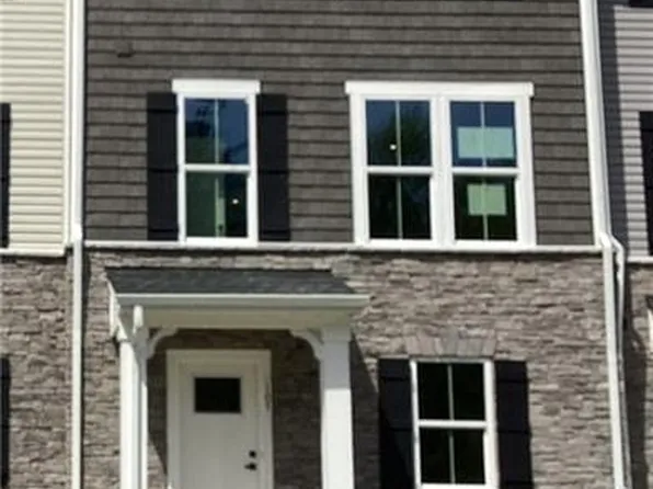 105 Pocosin Path #8C, Poquoson, VA 23662