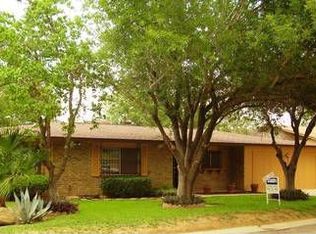 208 Century Dr E, Laredo, TX 78046