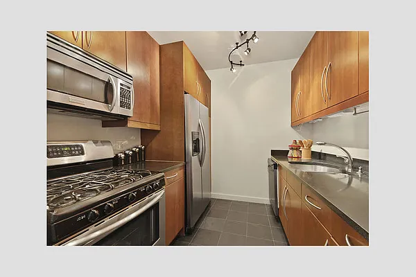 Sold by Stribling | media 3