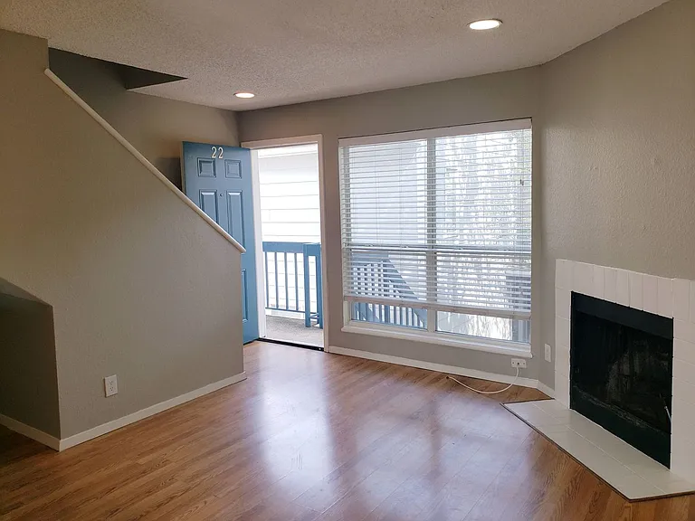 1901 N Fitzhugh Ave — Photo 3