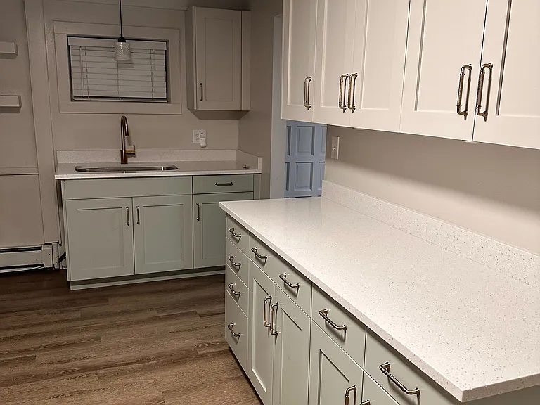 219 E 500 N #3 — Photo 10