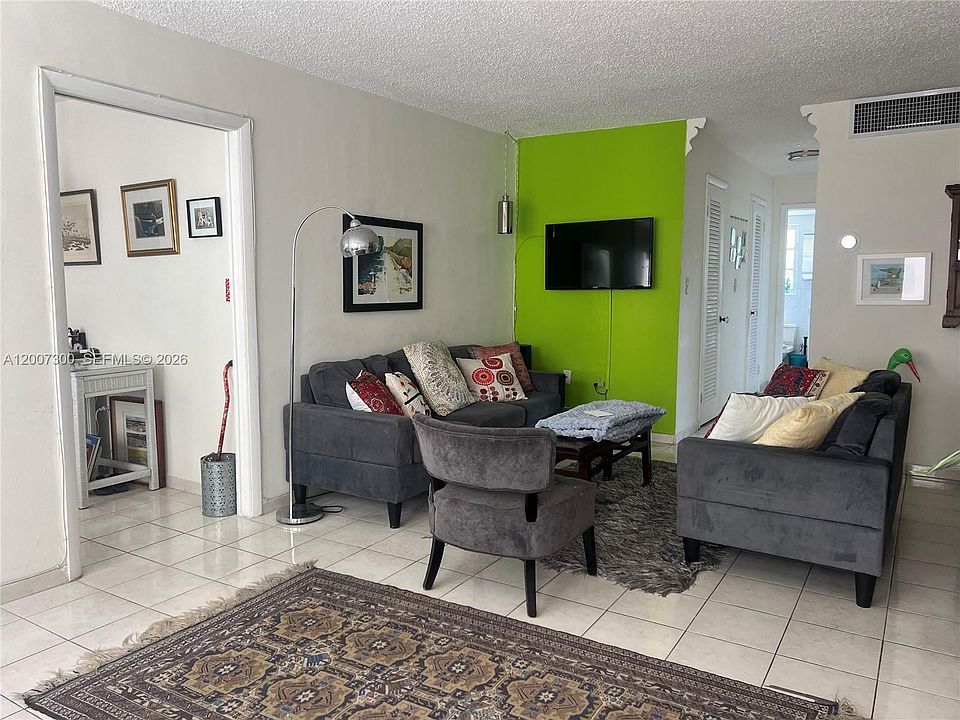 1st image of 1820 James Ave APT 4E