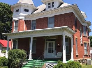 107 Henry St, Ravenswood, WV