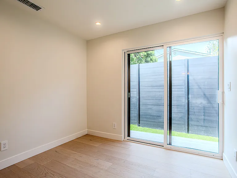 3553 Beethoven St — Photo 11