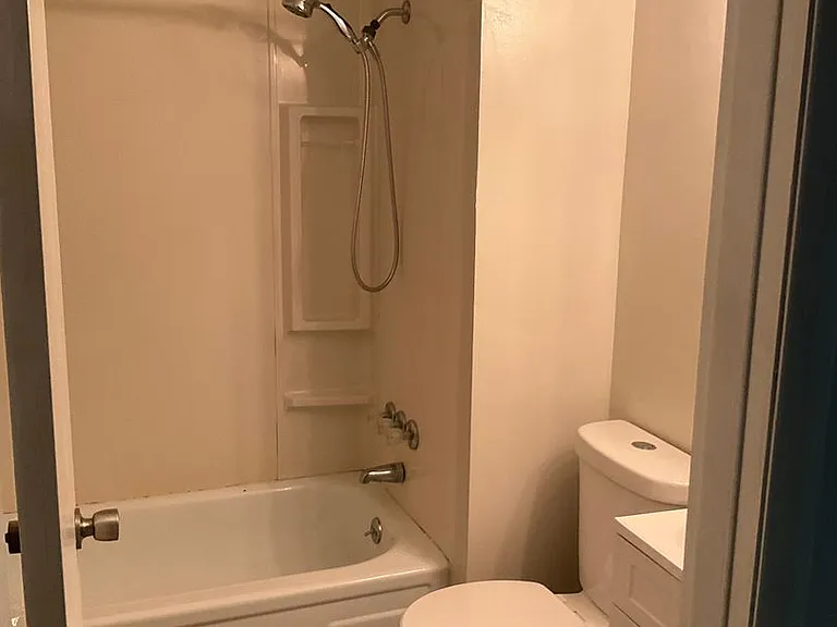 446 Crosby Dr — Photo 10